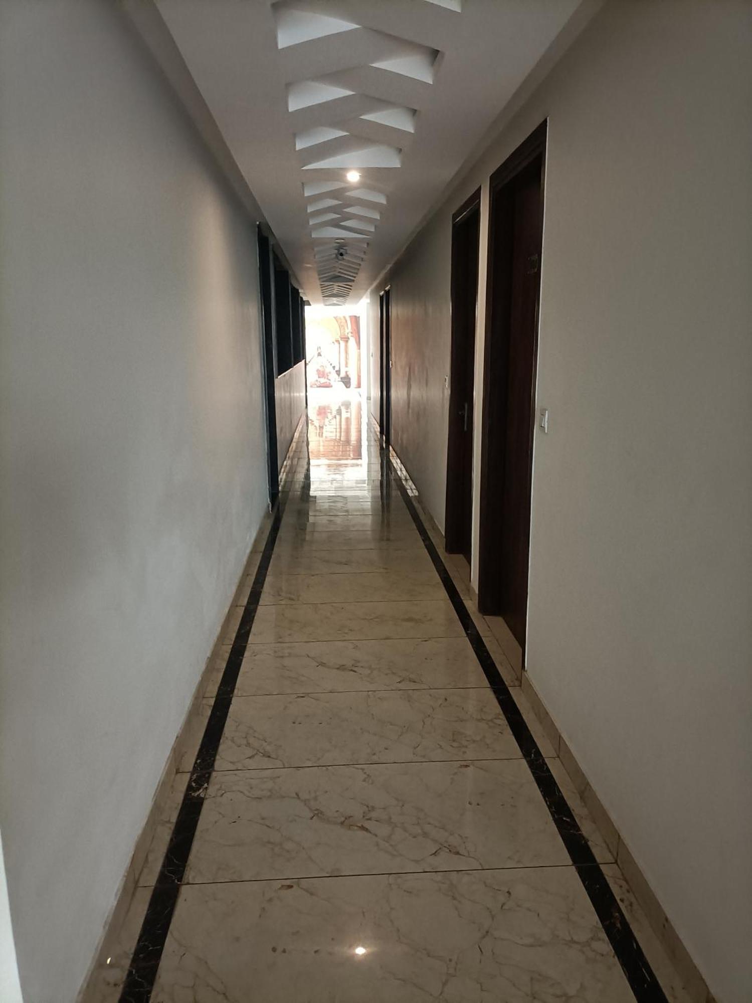 Hotel Grand Aerotech New Delhi Extérieur photo