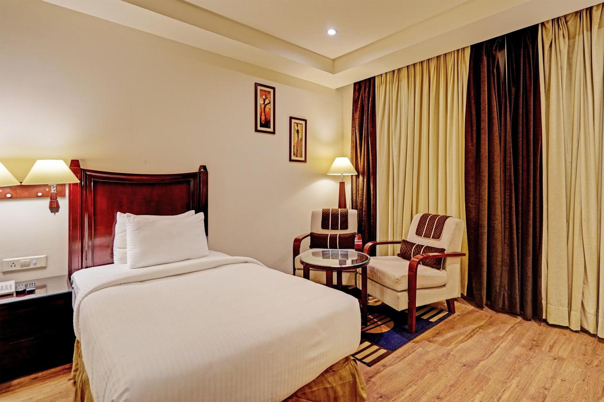 Hotel Grand Aerotech New Delhi Extérieur photo