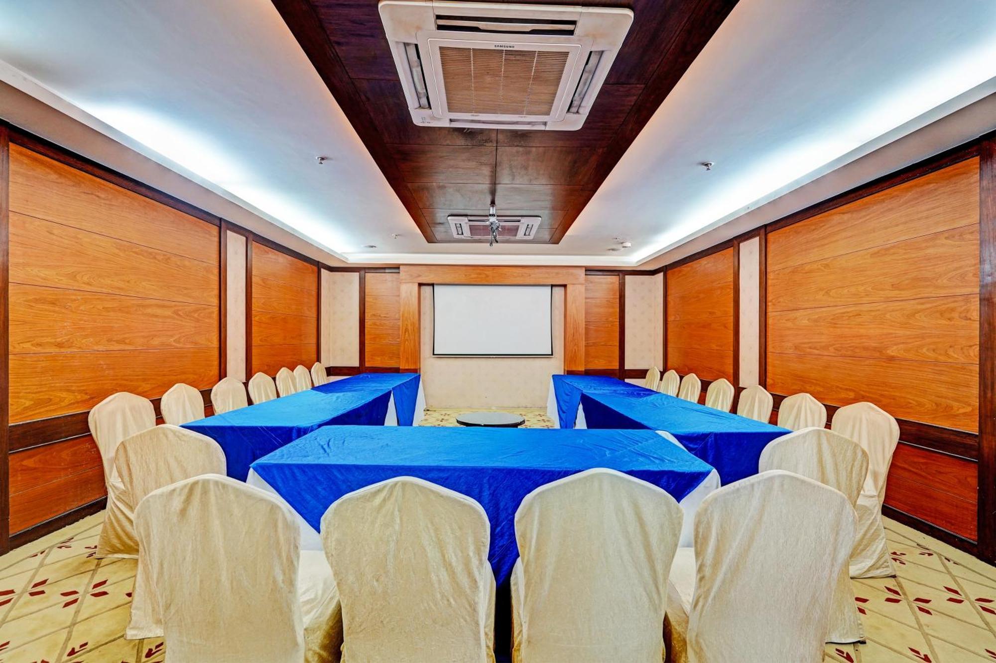 Hotel Grand Aerotech New Delhi Extérieur photo